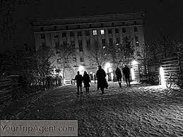 An institution in berlin's nightlife scene and by many celebrated as one of the world's best clubs, berghain isn't for the faint of heart. Die Besten Techno Clubs In Berlin 2021