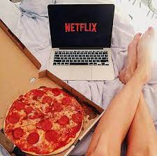 Programa Para Sabado Cosmomiddleeast Momentosemcasa Pizza Netflix Netflix And Chill Social Media Design Inspiration Pizza Night