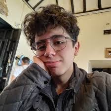 Amaris Rojas's Instagram, Twitter & Facebook