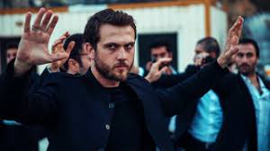 Show tv 'nin fenomen dizisi çukur 'un son bölümlerini sitemizden izleyin. Cukur 3 Sezon 73 Bolum Tek Parca Full Hd Izle Puhutv