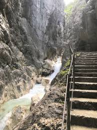 Diese website nutzt cookies, um bestmögliche funktionalität bieten zu können. Durch Das Hollental Auf Deutschlands Hochsten Gipfel Die Zugspitze Mehr Berge De