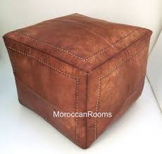 Braunes Leder Hocker Wurfel Geformt Leder Pouf Handgefertigt Sehr Widerstandsfahig Und Sehr Weich Mit Einer Warmen Und Elegan Leather Pouf Pouf Square Ottoman