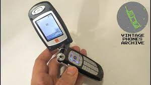 LG G7100 Twist design Mobile phone menu ...