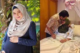 Born 11 january 1979) is a malaysian singer. 10 Momen Perjalanan Kehamilan Siti Nurhaliza Yang Penuh Haru