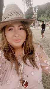 Molly Dunham's Instagram, Twitter & Facebook