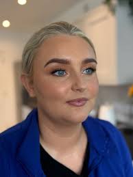 How lucky is she having her own personal MUA