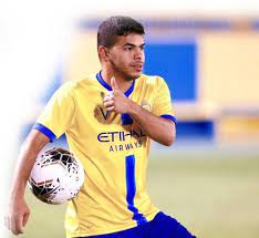 كشف لاعب النصر يحيى الشهري، عن نصيحة مدربه مانو مينيز قبل أن يقرر الدفع به كبديل أمام العين، في المباراة التي انتهت يملك ، لاعب نادي النصر، يحيى الشهري، سجلاً مميزاً خلال مواجهات المنتخب الوطني السعودي، أمام نظيره الفلسطيني، قبل خوض مواجهة اليوم الثلاثاء. Ø£Ø®Ø¨Ø§Ø± 24 Ø§Ù„Ø£Ù‡Ù„ÙŠ ÙŠØ¯Ø®Ù„ Ø³Ø¨Ø§Ù‚ Ø§Ù„ØªØ¹Ø§Ù‚Ø¯ Ù…Ø¹ Ø§Ù„Ø´Ù‡Ø±ÙŠ