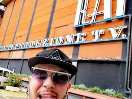 Il veliterno Agostino Gabrielli su Rai 1 (il 23/11) al fianco del cantante  Marco Santieri. Televoto per il brano "Billy Blu" su "ItaliaSi"