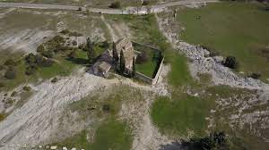 Chapelle saint sixte dating back to the 12th century, the chapelle saint sixte is a romanesque chapel located in the charming medieval village of eygalières. Chapelle St Sixte A Eygalieres Youtube