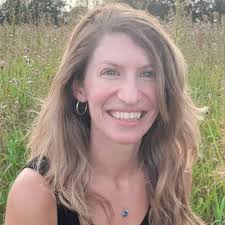 Mariana Bernstein's Instagram, Twitter & Facebook