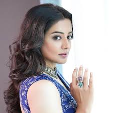 "Priya Mani raj Regal Glow in Sangeeta Boochra’s Timeless Silver Creations"