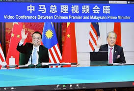 Menteri kewangan china, lim guan eng, berkata bahawa malaysia akan berusaha mengekalkan hubungan perniagaan yang kuat dengan china dan perdagangan dua hala antara malaysia dan china meningkat kepada paras tertinggi baru pada 2018, naik 13 peratus kepada rm443 bilion. Hubungan Malaysia China Terus Positif Erat Muhyiddin Astro Awani