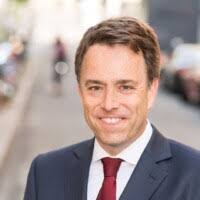 Schur Flexibles stellt sich mit KPMG und Sidley Austin neu auf