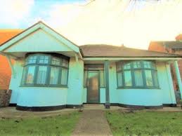 The property comprises of communal parking, kitchen/diner, bathroom with separate w/c, two double bedrooms and private patio garden. 2 Bedroom Properties Properties For Sale In Harlington Nestoria