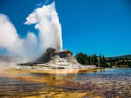 It is also produced by the dreaded slow or silent earthquake, and scientists know little about it let us now briefly review this historic record of past super volcanic eruptions from yellowstone park. Yellowstone Volcano Usgs Records 222 Earthquakes Across Park Warning Sign Of Eruption Science News Express Co Uk