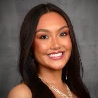 200+ perfiles de «Macy»