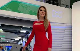 Se ha despedido a través de twitter. Presentadora De Rcn Tuvo Que Someterse A Prueba Candela
