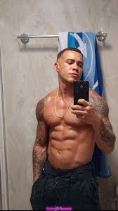 Victor, simpático, atractivo y muy creativo😎👌 en Torremolinos, Málaga -  613998179