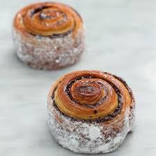 Philippe Robert Tuto Patisserie Photos Et Videos Instagram Chocolate Almonds Chocolate Croissant Confectioner S Sugar