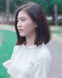 Short and slick, fringe to the facet. Hairstyle Hair In 2019 Ulzzang Hair Korean Short Hair Asian Short Hair Hairstyle Hair In 2019 Asian Short Hair Korean Short Hair Shot Hair Styles