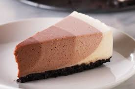 Ce Cheesecake 3 Nuances De Chocolat Va En Mettre Plein Les Yeux A Vos Invites Gateaux Et Desserts Cheesecake Chocolat