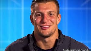 Patriots tight end Rob Gronkowski announces retirement