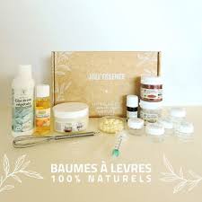 Joli Coffret Cosmetique Maison Baumes A Levres 5 Teintes En 2020 Baume A Levres Baume Beurre De Karite Bio