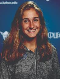 McKenzie Carney ('18) CC Headshot