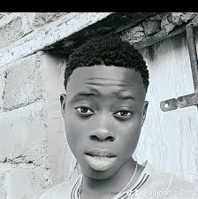 L'influenceuse Kelly Bhadie. ❤️💚