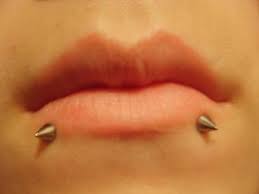 Since rattlesnake bites can be fatal, the treatment is very important. Heisst Es Snakebite Wenn Es Nur Eins Der Snakebites Ist Name Piercing