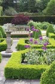 Hello Hello Where In The World Have I Been Via Pinterest Some Of You Have Been So Sweet Inq Parterre Garden Formal Gardens Garden Design