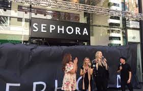 Entdecke unsere große auswahl an markenprodukten im sephora online shop: Sephora Arrives To Cologne Opens Their 4th Independent Store In Germany Cherry Cross