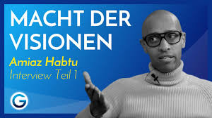 Moderator amiaz habtu überrascht gemeinsam mit seinem kamerateam ahnungslose passanten fernsehmoderator und rapper, amiaz habtu, setzt sich mit einer videobotschaft gegen das handy. Authentizitat Nur Einer Von 3 Erfolgsfaktoren Amiaz Habtu Im Interview Teil 1 Youtube