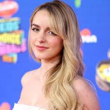 Grace Mckenna's Instagram, Twitter & Facebook