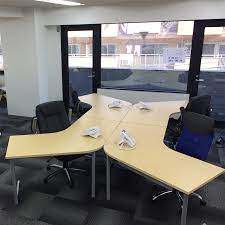 it企業に大人気 l字デスク ブーメランデスク なら オフィスがもっと楽しくなります オフィスデスク オフィス家具 インテリア l字デスク ブーメランデスク ぱっとスル 働き方改革 フリーデスク フリーアドレス 事務所 レイアウト l字デスク オフィス家具