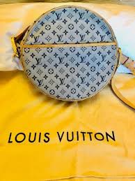 Bag charms and key rings. Lot Art Louis Vuitton Jeanne Round Cross Body Bag Crossbody Bag