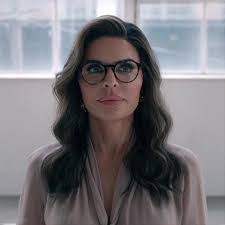 Vivian Finch's Instagram, Twitter & Facebook