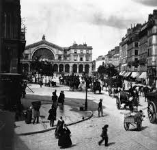 Or an accident, such as when a train wheel jumps off a track in a derailment; 25 Vintage Photos Show The Cultural Landscape Of Paris