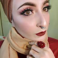 Pitchy Cherry Brown Monthly Colored Contacts