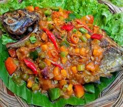 Nah, untuk anda yang punya tahu putih namun bingung mau diolah menjadi sajian apa, maka pada kesempatan kali ini kami aduk merata dan masak hingga brokoli setengah matang. 7 Resep Olahan Ikan Bawal Yang Enak Gurih Dan Sedap