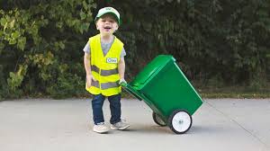 How much do garbage man make. Sweet 3 Year Old Idolizes City Garbage Men He Really Makes My Day Abc News