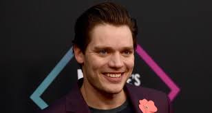 Dominic Sherwood Cast as Lead In New Movie 'Eraser: Reborn'