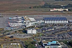 You can directly contact the airport for flight arrival information via phone at 3612967000. Budapest Airport To Undergo Further Expansion Hungarian Insider
