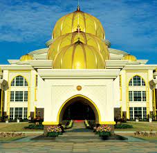 Selain demo di istana negara para buruh juga akan melakukan aksi jalan kaki ke kantor kementerian tenaga kerja, dan kementerian kesehatan untuk menuntut berbagai kewajiban mereka. Warisan Raja Permaisuri Melayu Istana Negara Jalan Duta