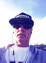 Stephen Dahl's Instagram, Twitter & Facebook