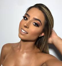 Joyce Lash's Instagram, Twitter & Facebook