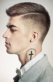 Corte com espaçamento da primeira até a segunda camada de até dois dedos corte degradê mid fade. 10 Cool Mid Fade Haircuts For Men In 2021 The Trend Spotter