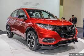 It is available in 5 colors, 3 variants, 1 engine, and 1 transmissions option: Honda Hr V Facelift Malaysian Specifications Revealed Four Variants In All Including Hybrid Paultan Org