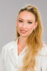 Carla Mcleod's Instagram, Twitter & Facebook