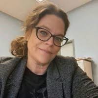 10 "Edith Menard" profiles